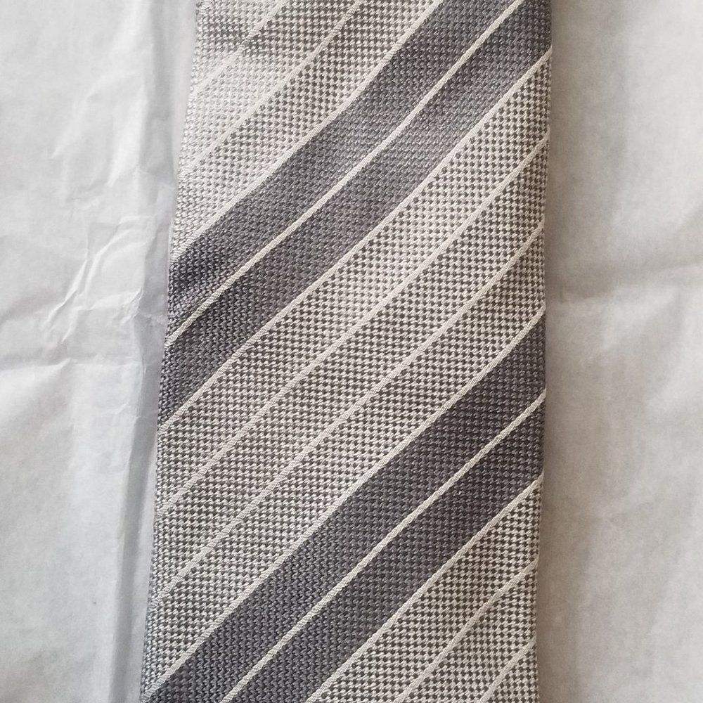 Giorgio Armani Grey/White Striped Silk Tie